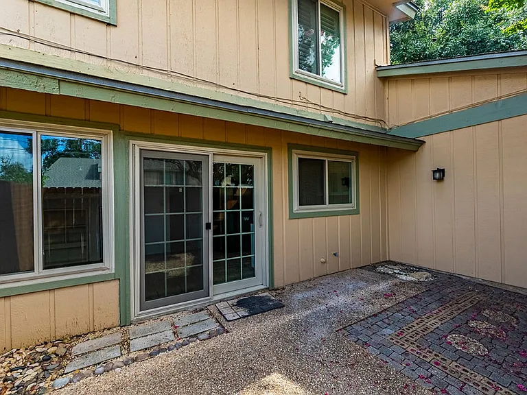 9604 Blue Creek Ln — Photo 19