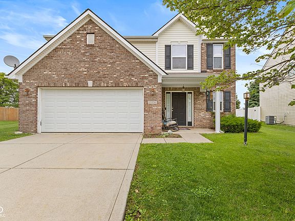 2nd image of 15556 Old Pond Cir