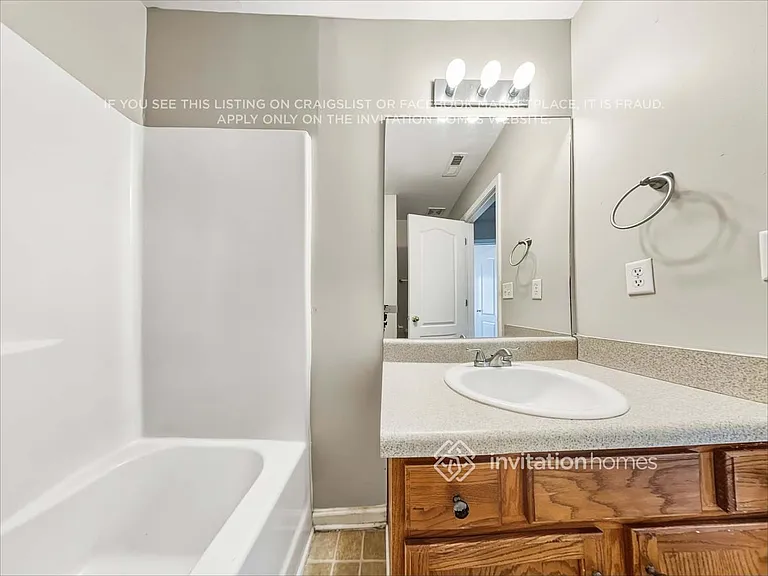 112 Brookvalley Xing — Photo 18