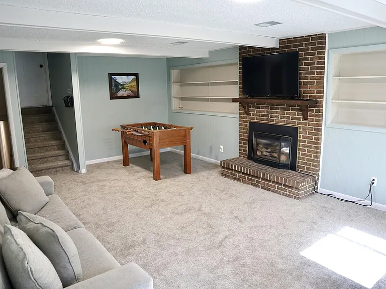 E Ohio Ave — Photo 6