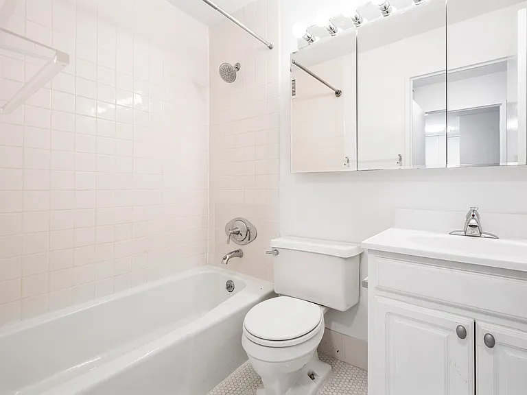275 W 96th St #6P — Photo 11
