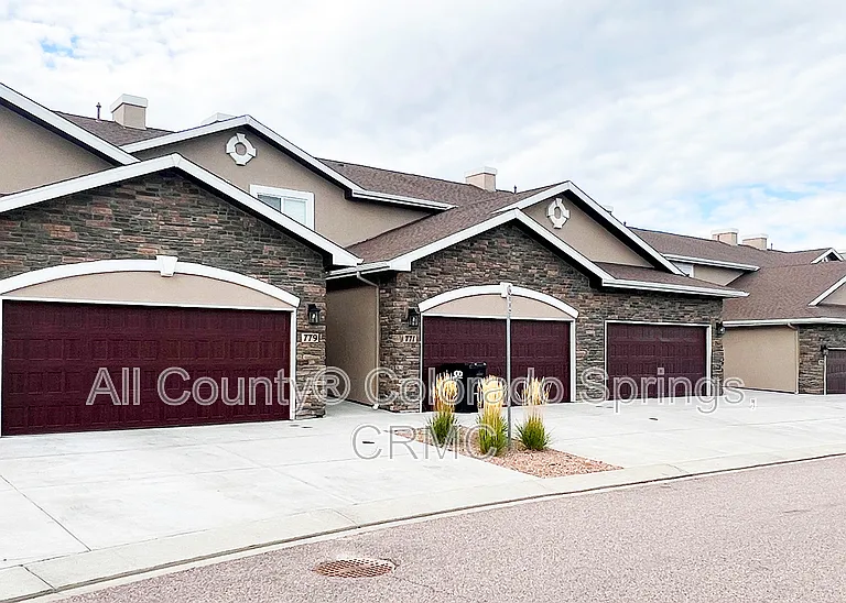 771 Brambleberry Hts — Photo 1