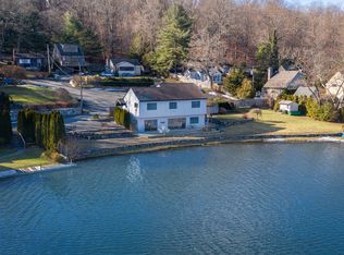 202 Mamanasco Rd #1, Ridgefield, CT 06877
