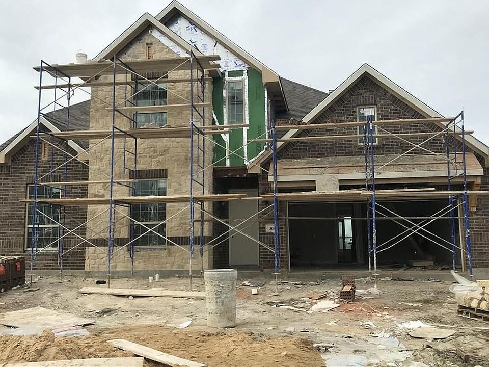 1st image of 304 Gardenia Ln