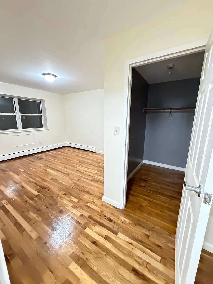 Building Photo - 747 Essex St #3