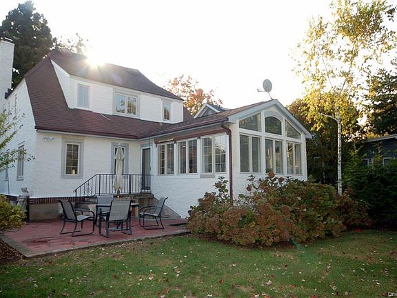 3rd image of 430 Rushmore Ave