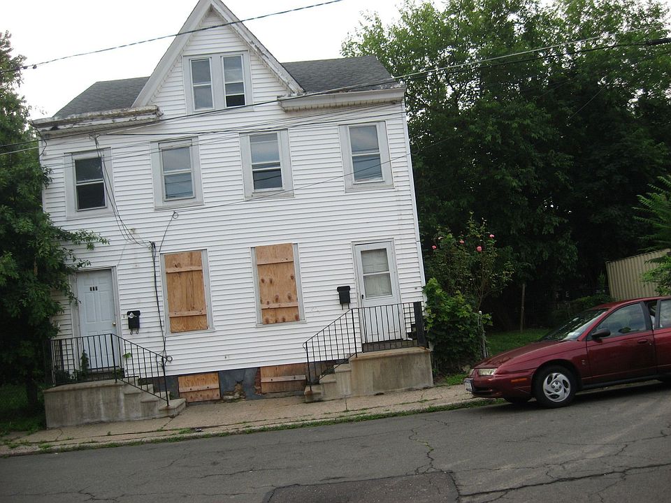 the front of the house 
