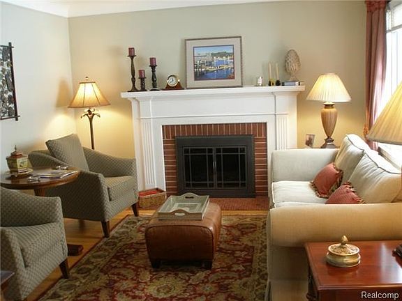 3rd image of 1810 Maryland Blvd