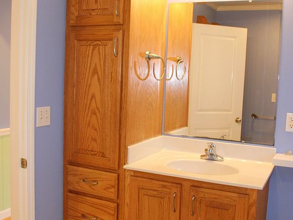 4th image of 306 Daniel Dr