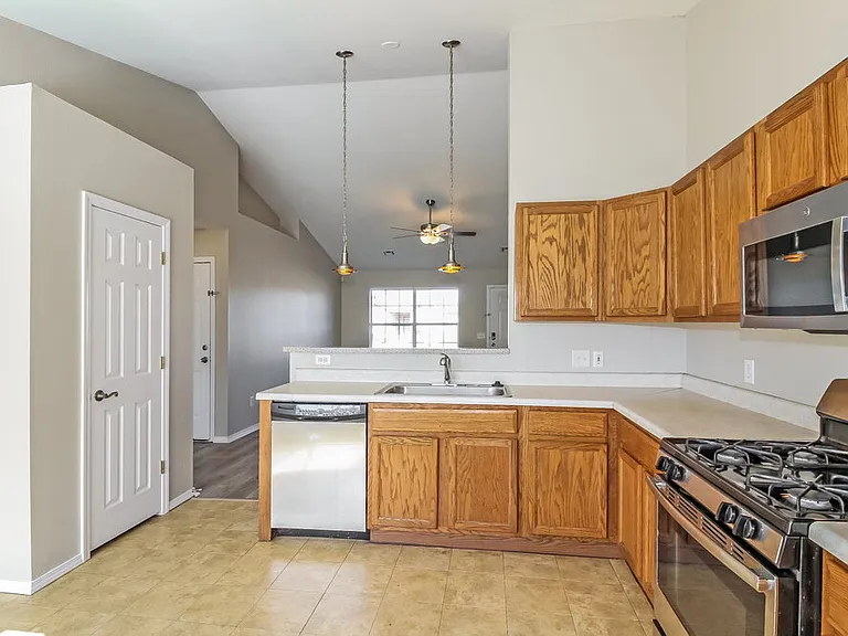 1016 NW 14th Pl — Photo 7