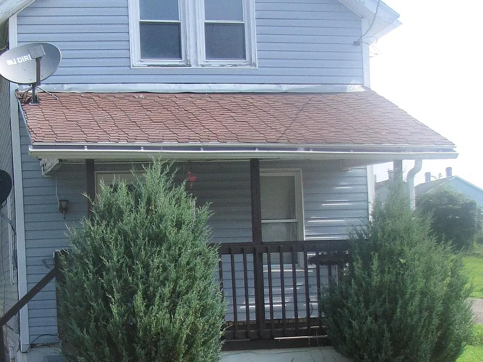 16 Main St