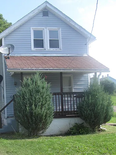 16 Main St Photo 1