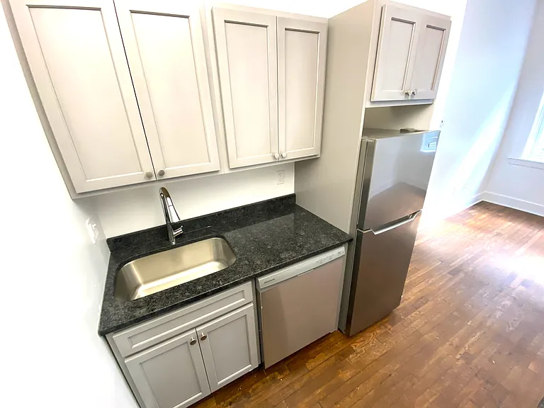 831 Whalley Ave #5 — Photo 13