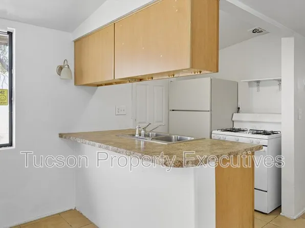 1662 N Beverly Ave, Tucson, AZ 85712