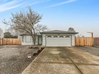 105 Queensgate Ct, Central Point, OR, 97502