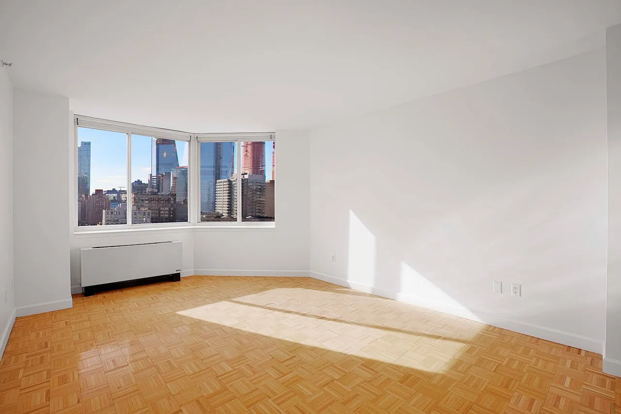 420 West 42nd Street — Photo 2