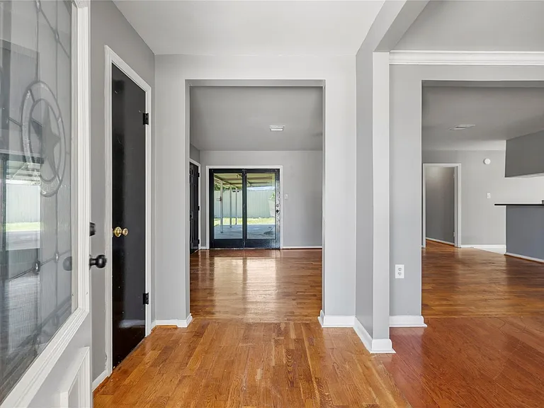 4014 Mona Lee Ln — Photo 5