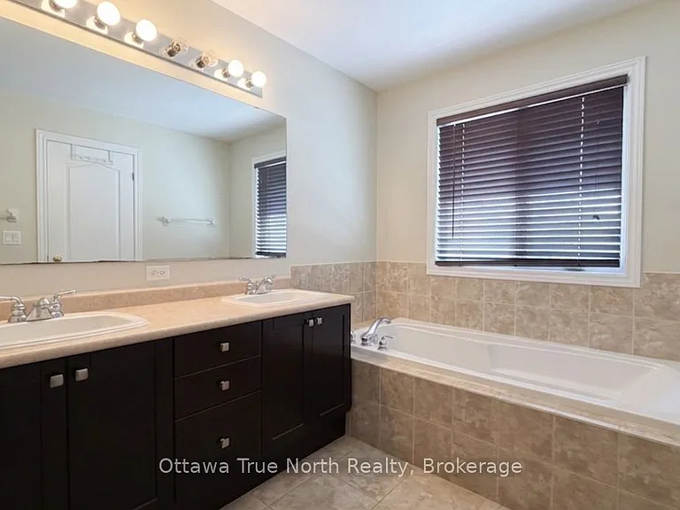308 Glenbrae Ave S — Photo 12