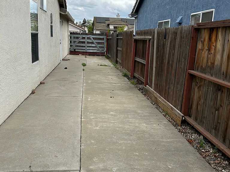 Haney Ln — Photo 22