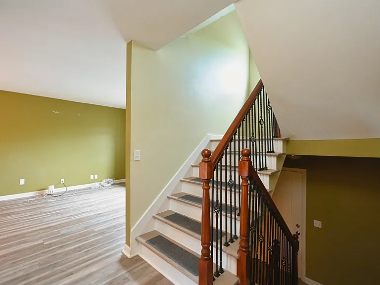 215 Summit Ridge Dr — Photo 3