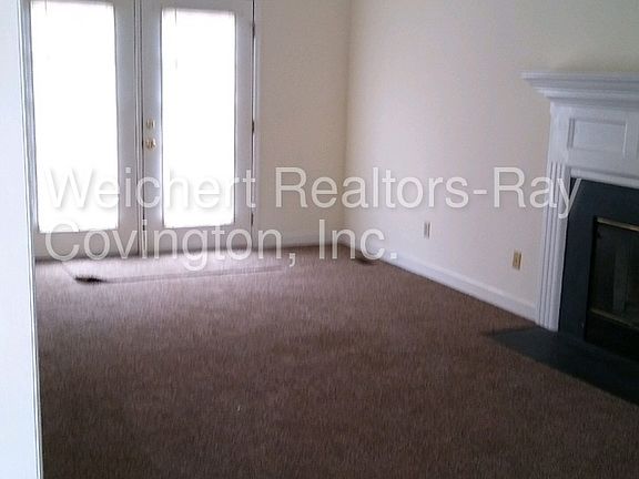5th image of 133 Green Glen Dr