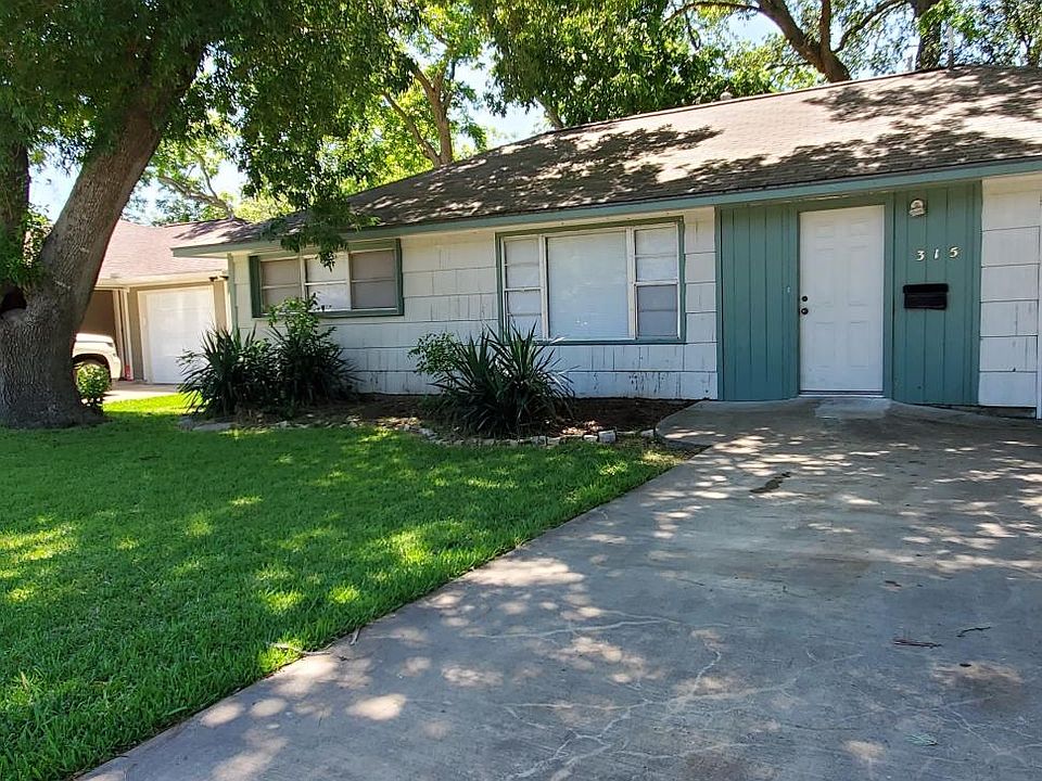 315 Caladium St. Lake Jackson TX 77566