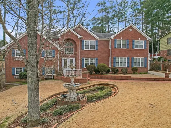 2329 Crestknoll Cir, Decatur, GA 30032