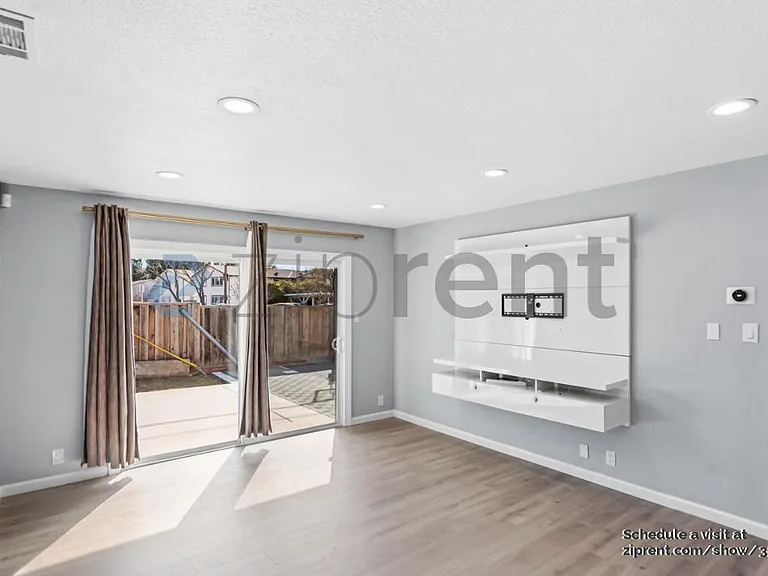 452 War Admiral Ave — Photo 3