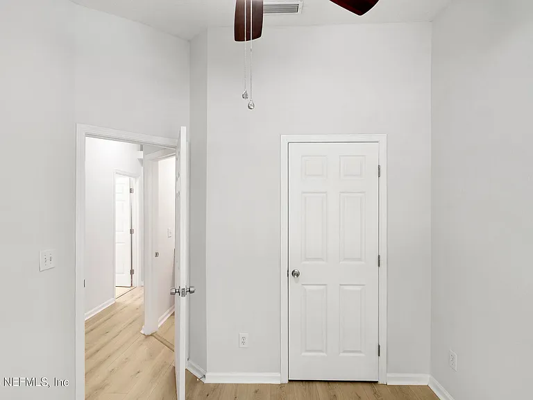 13305 Solar Dr — Photo 13