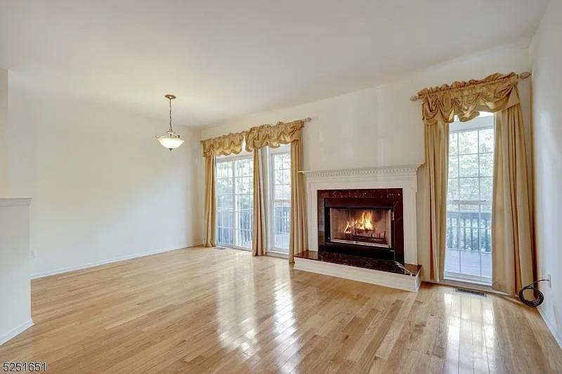 29 E Linden Ave #1
