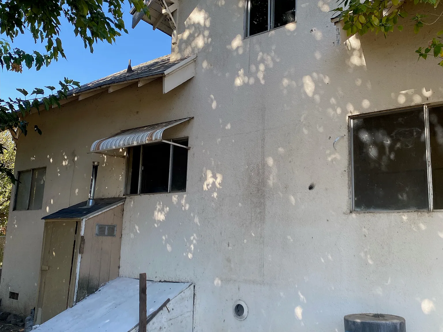 4 bed, 1.5 bath, 2500 sqft, $2,000 — Photo 4