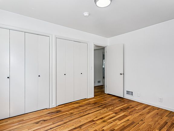 3rd image of 633 N Clayton Ave