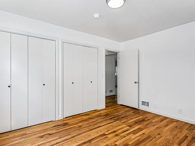 633 N Clayton Ave — Photo 3