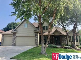 19517 Cedar Cir, Omaha, NE 68130