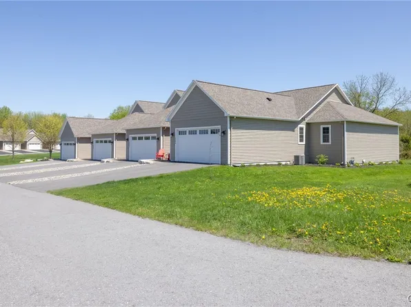 4490 Lauder Ln, Skaneateles, NY 13152