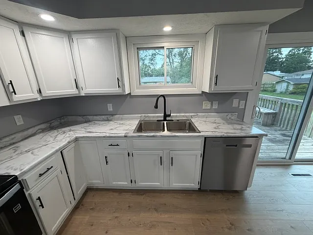 3 bed, 1378 sqft, $2,000 — Photo 4