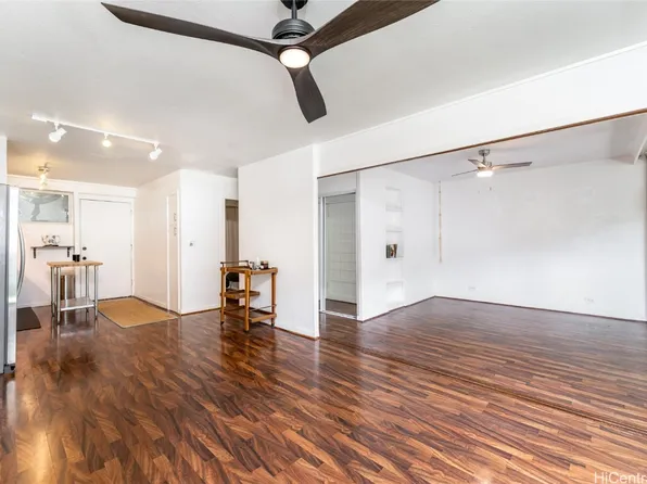 1423 Emerson St APT 204, Honolulu, HI 96813