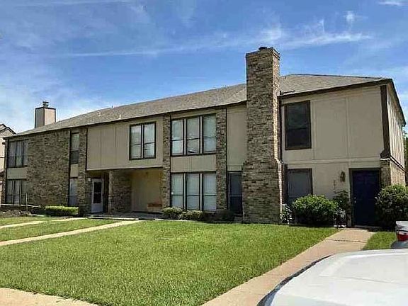 3rd image of 2412 Long Ridge Ln