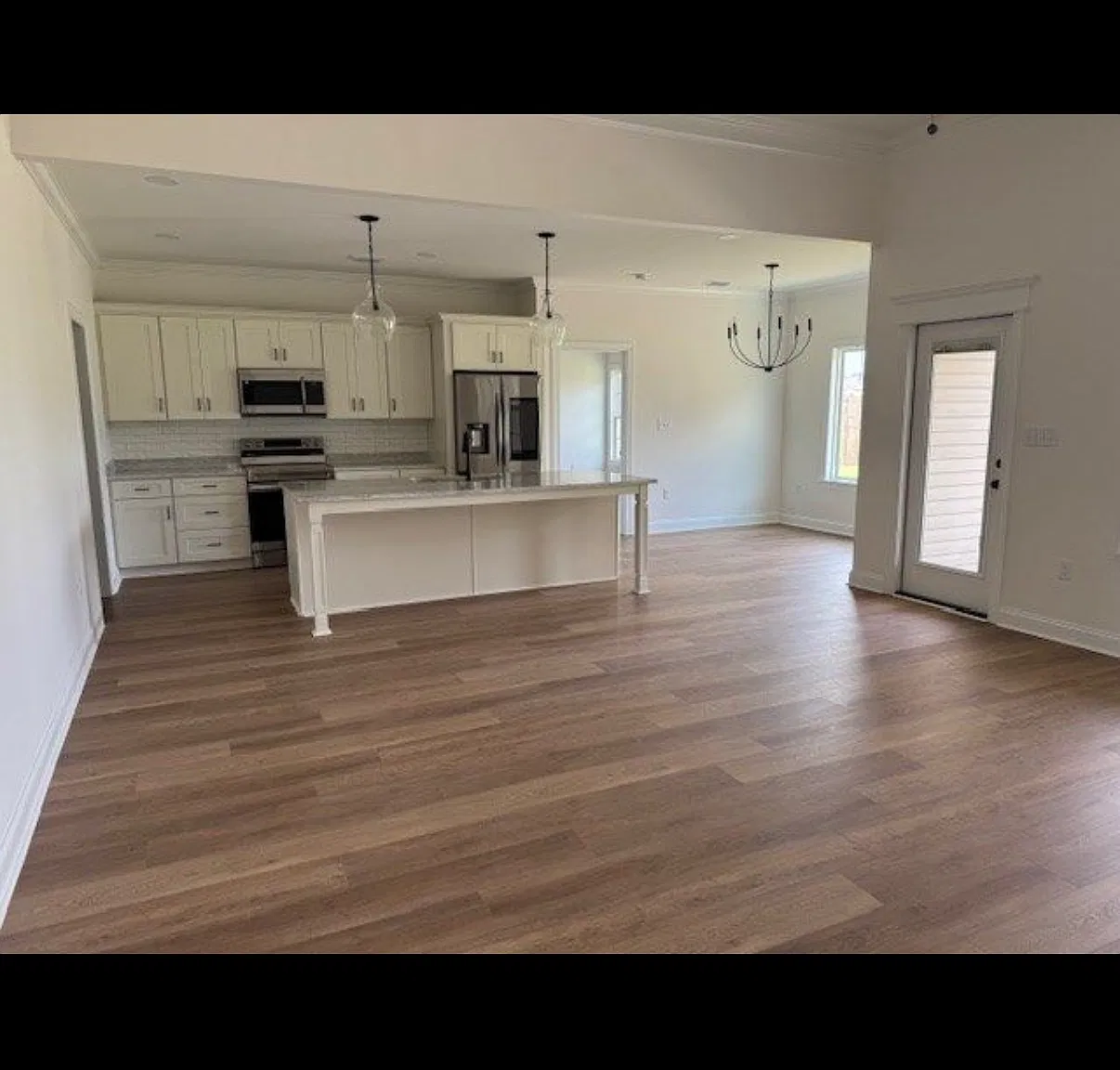 4 bed, 1751 sqft, $2,300 — Photo 2