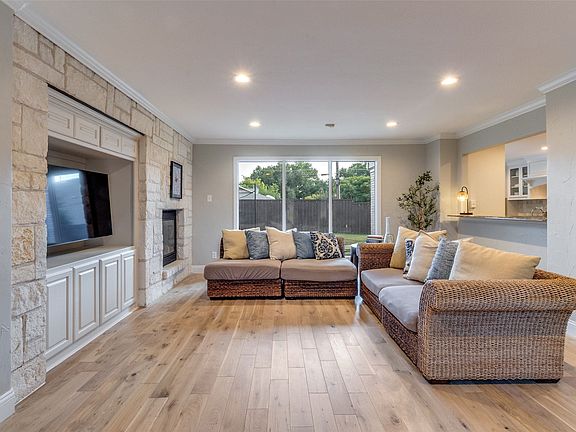 4th image of 7040 Oakbluff Dr