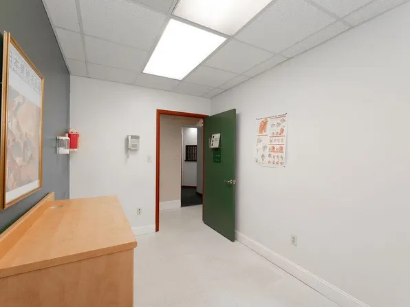 586 Kearny Avenue image 17 of 26