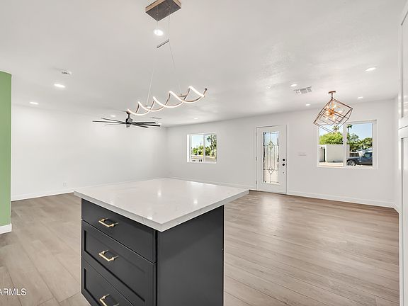 5th image of 2813 N GREENFIELD Road