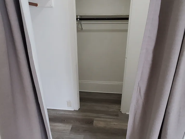 509 W Locust St #2 — Photo 7