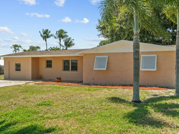 718 SE Alamanda Circle, Stuart, FL 34996
