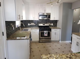 537 155th Pl, Calumet City, IL 60409