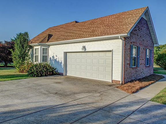 3rd image of 113 Altoga Ct