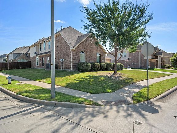 3rd image of 4701 Waterford Glen Dr