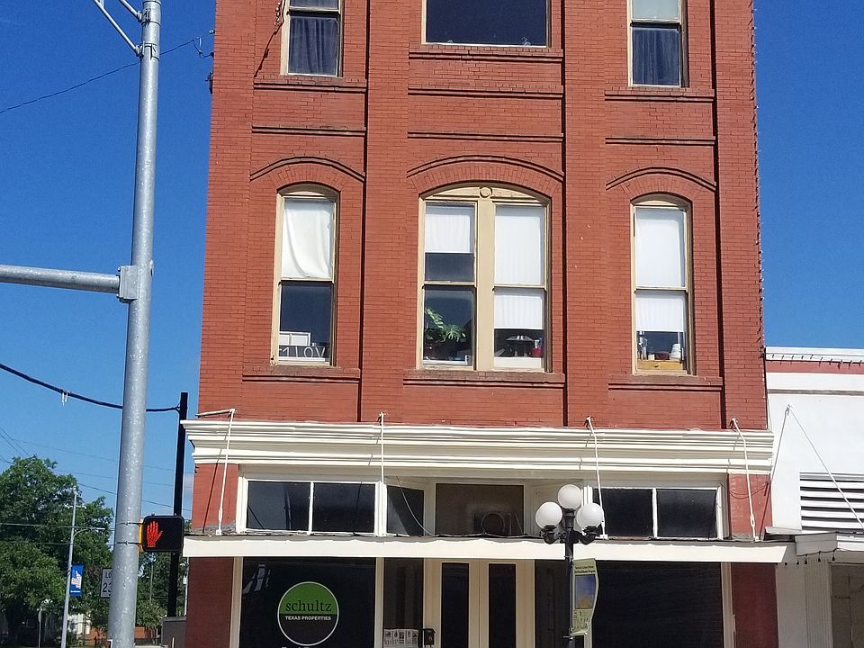 1st image of 301 Main St