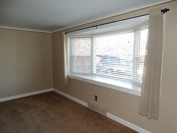 5th image of 7 Saint Jude Cir