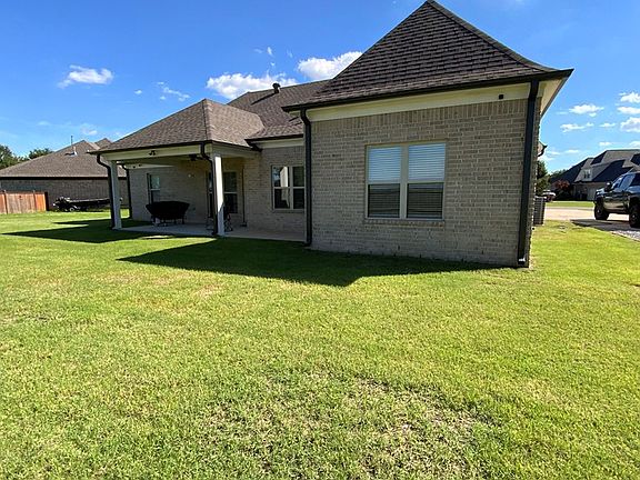 3rd image of 208 Delta Pointe Dr